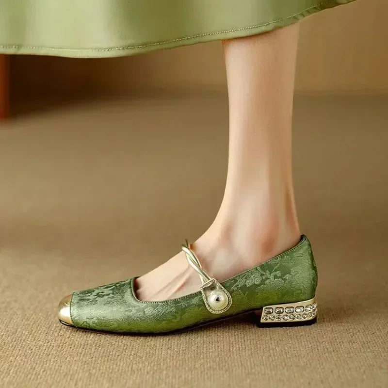 Weronika – Klasyczne buty na obcasie z eleganckim wyglądem